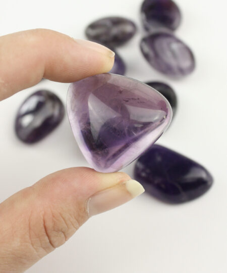 Ametyst lommesten – styrker intuition, indre ro og spirituel balance