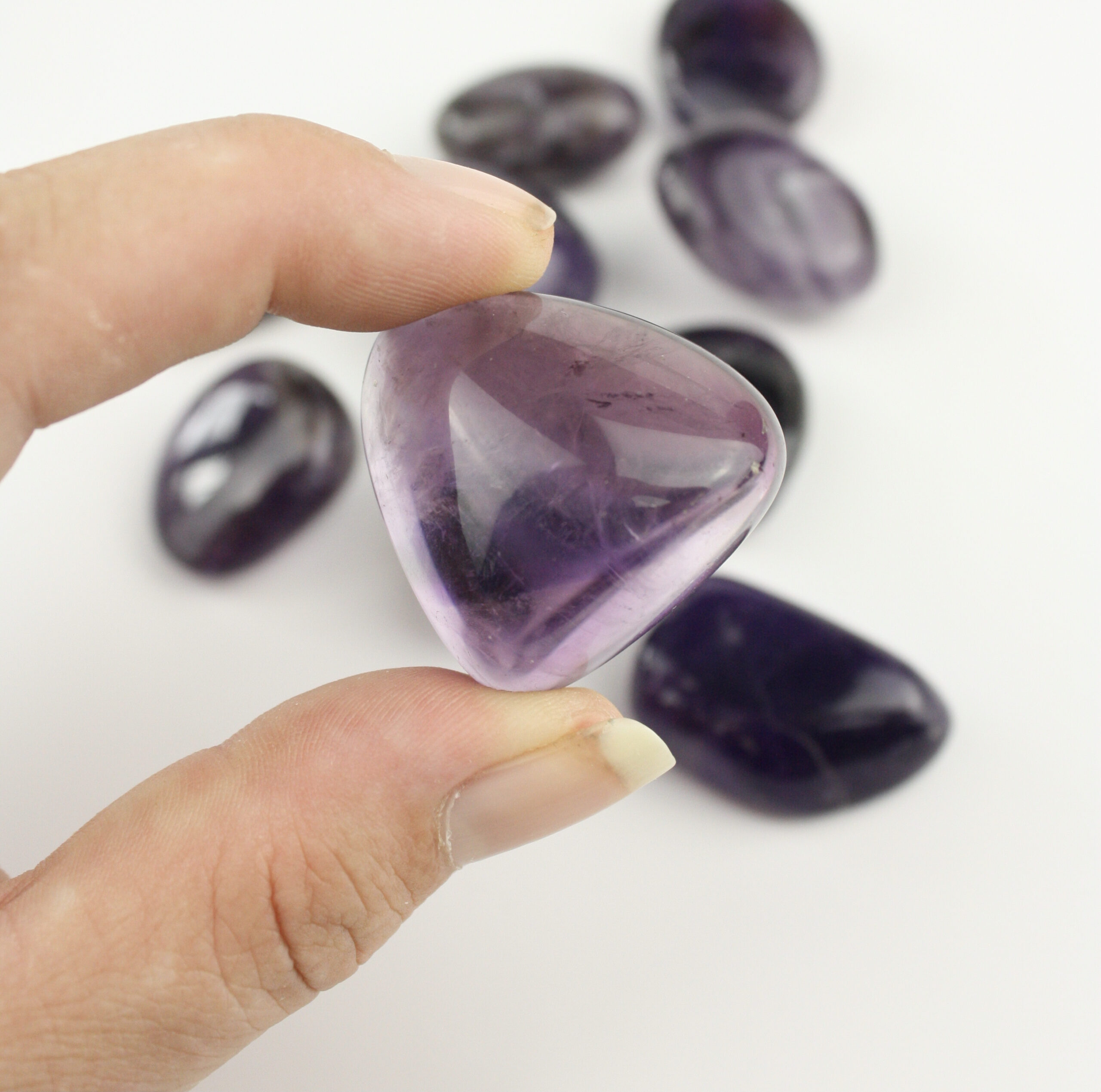 Ametyst lommesten – styrker intuition, indre ro og spirituel balance