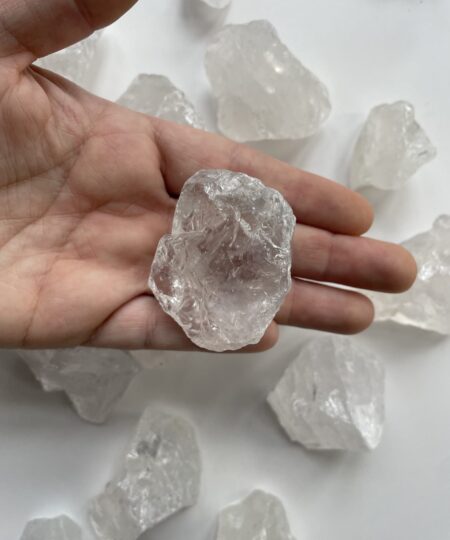 Rå bjergkrystal – kraftfuld klarhedskrystal til rensning og energi | Soul Crystal