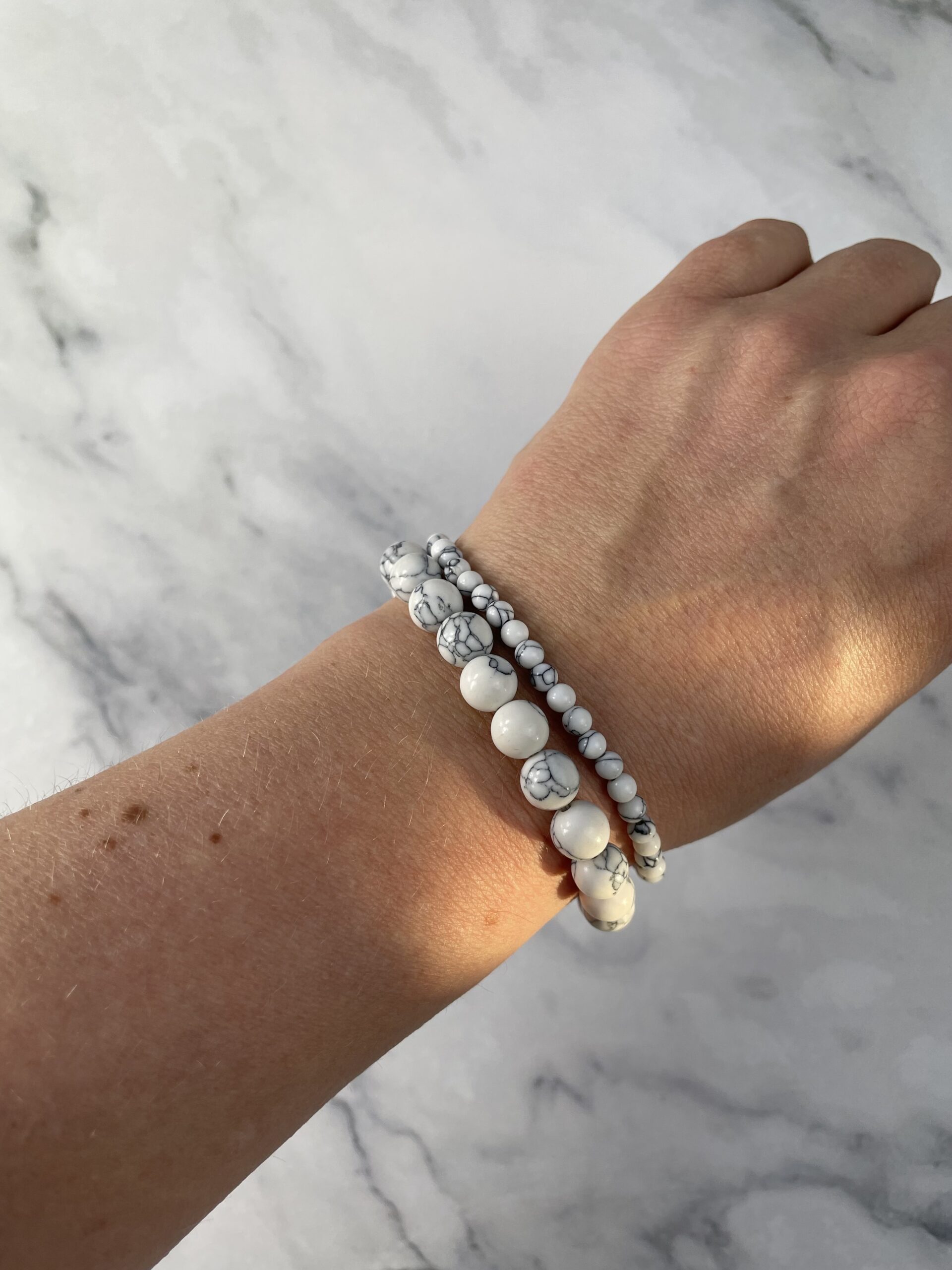 Howlit armbånd – beroligende krystalarmbånd til indre ro, tålmodighed og følelsesmæssig balance | Soul Crystal
