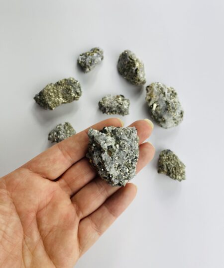 Pyrit med kvarts – kraftfuld kombination af beskyttelse og klarhed, ideel til manifestation og energiarbejde | Soul Crystal