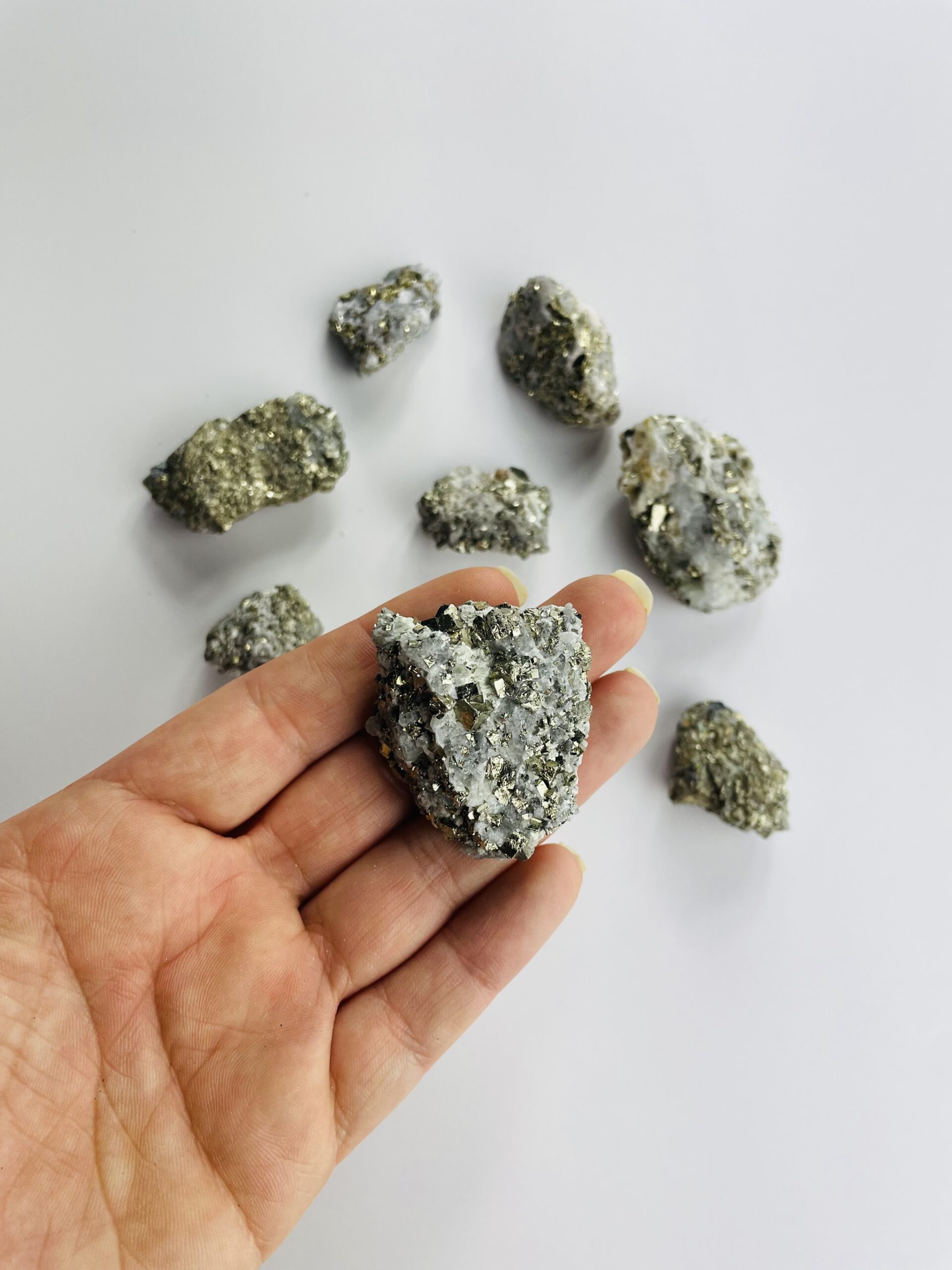 Pyrit med kvarts – kraftfuld kombination af beskyttelse og klarhed, ideel til manifestation og energiarbejde | Soul Crystal