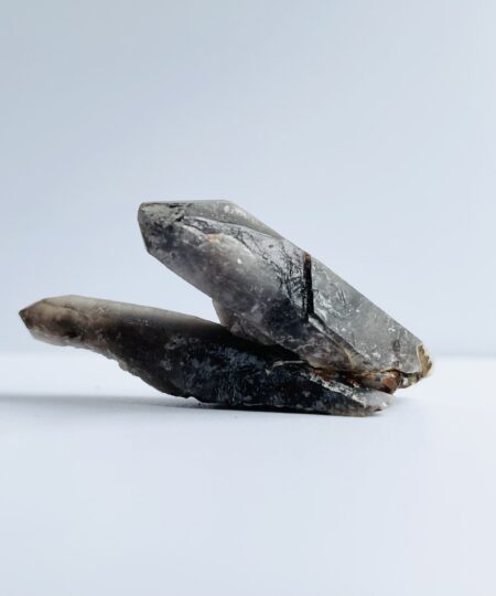 Røgkvarts klynge – jordende og rensende krystal i naturlig formation til beskyttelse og klarhed | Soul Crystal