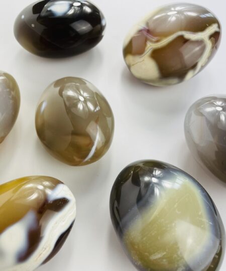 Orca agat palmstone – dyb, groundende håndsten til indre ro og følelsesmæssig healing | Soul Crystal